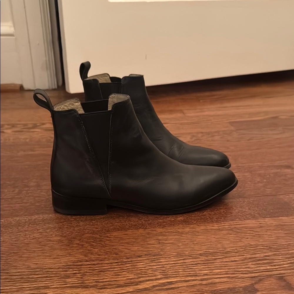 Nisolo Eva Black Leather Chelsea Ankle Boots